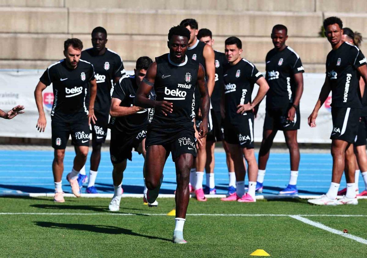 Kassoum Ouattara, Beşiktaş formasıyla ilk antrenmanına çıktı 2