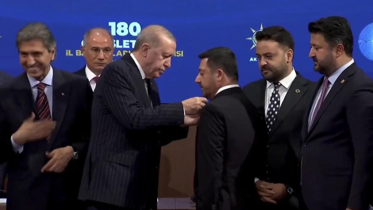 Canlı yayında a&ccedil;ıkladı! &Ccedil;arpıcı iddia: "NATO zirvesi sonrası İYİ Partili G&uuml;rban AK Parti ye ge&ccedil;ecek" 4