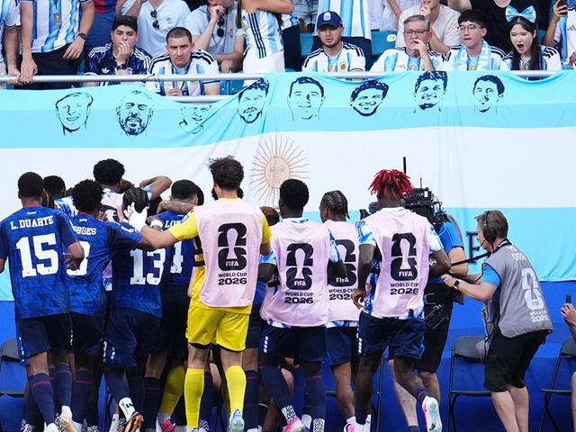112. dakikada gelen zafer! Arjantin nefes kesen ma&ccedil;ta &uuml;st turda