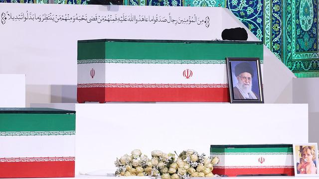 Hamaney için 'intikam' yemini! 20 milyon kişilik törende ilk kez ortaya çıktı