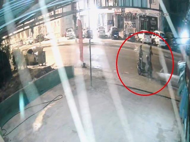 Motosikletle gelerek oto yıkamayı kurşunlayan çete üyelerinin maskesi düştü 3