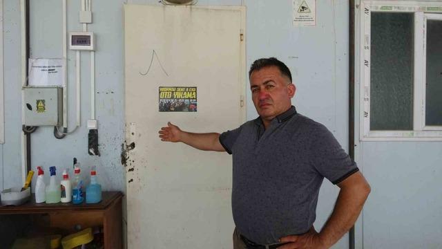 Motosikletle gelerek oto yıkamayı kurşunlayan çete üyelerinin maskesi düştü 1