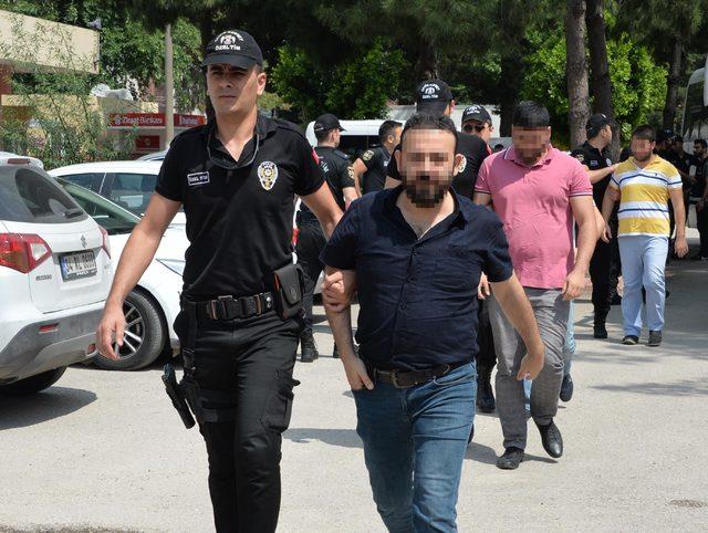 Adana merkezli FETÖ operasyonunda yakalanan 30 asker adliyede