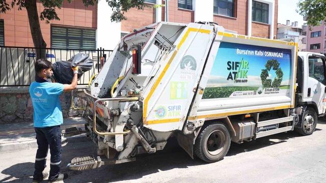 Osmangazi’de çöp evden 2,5 ton geri dönüşüm atığı çıkarıldı