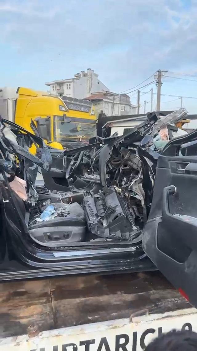 Otomobil, TIR ın altına girdi, baba ve oğlu &ouml;ld&uuml; 2