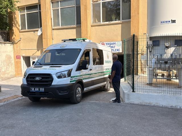Sivas ta KKKA tedavisi gören çiftçi hayatını kaybetti 3