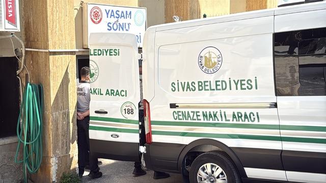 Sivas ta KKKA tedavisi gören çiftçi hayatını kaybetti 2