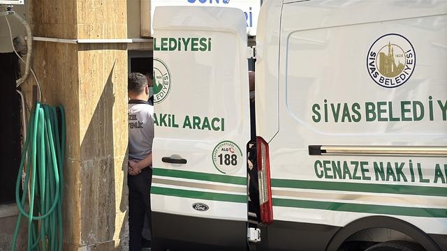 Sivas ta KKKA tedavisi gören çiftçi hayatını kaybetti 1