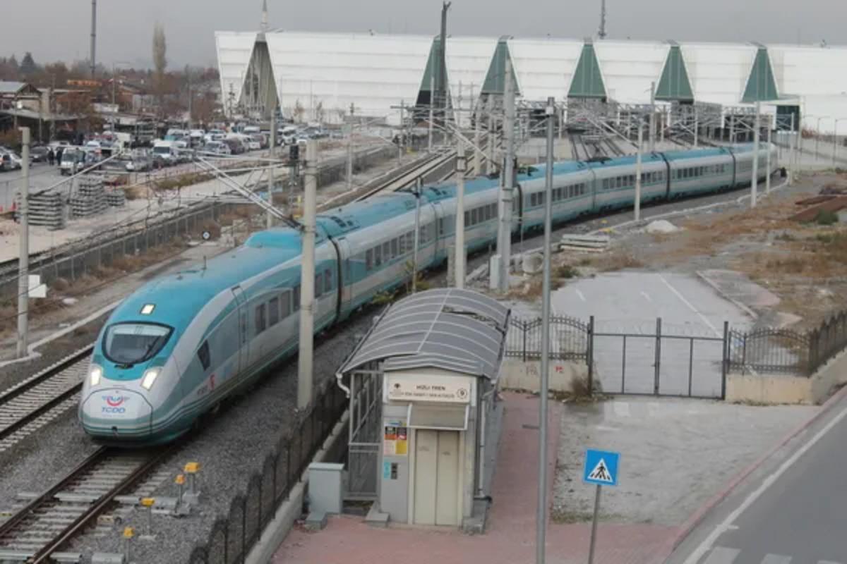 İstanbul-&Ccedil;anakkale arası 2 saate d&uuml;şecek! Uraloğlu, hızlı tren hattı i&ccedil;in tarih verdi 3
