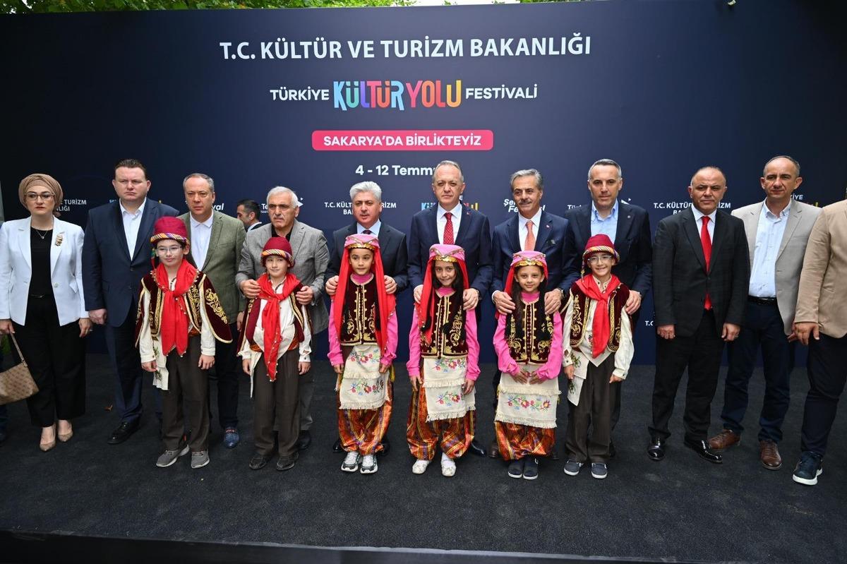 Sakarya da K&uuml;lt&uuml;r ve Sanat yolculuğu başladı 4
