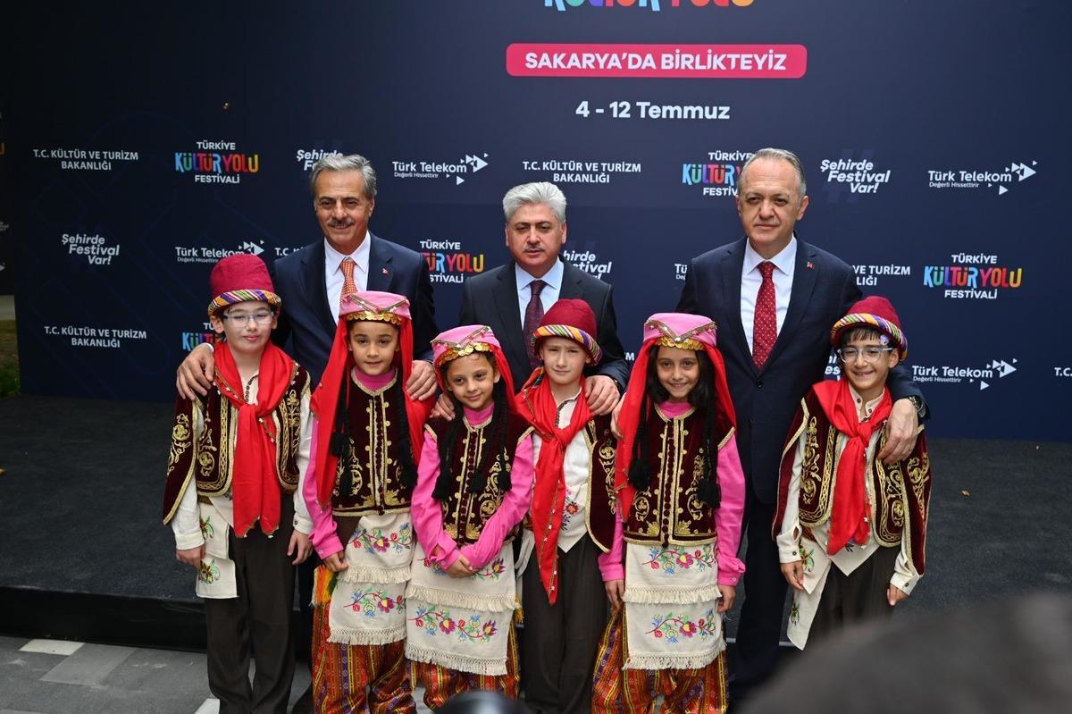 Sakarya da K&uuml;lt&uuml;r ve Sanat yolculuğu başladı 6