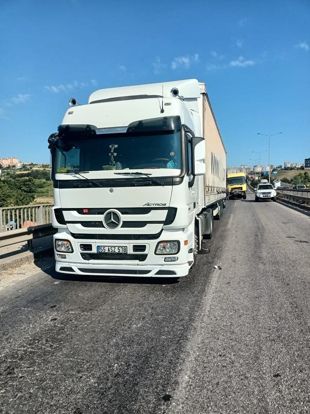 Samsun da zincirleme trafik kazası: 2 yaralı 4