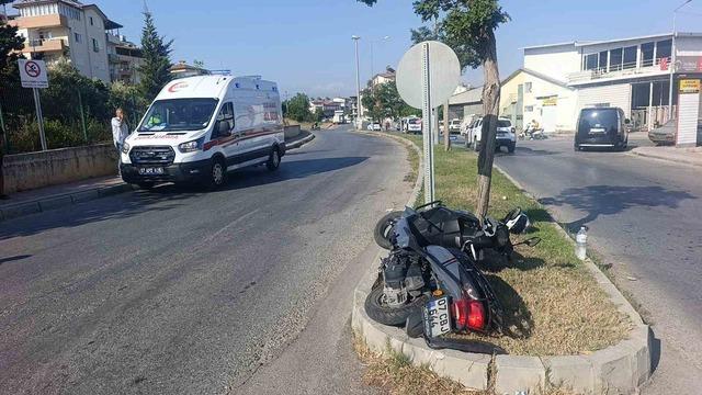 Manavgat’ta otomobil ile motosiklet çarpıştı: 1 yaralı 1