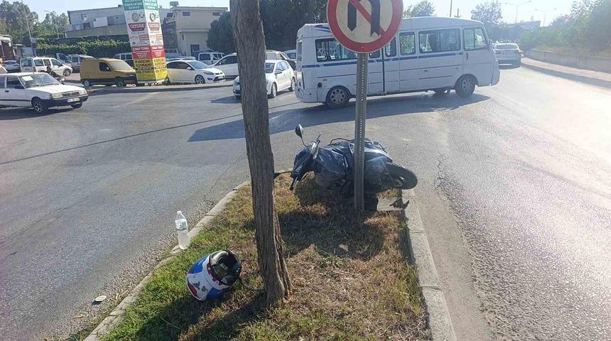Manavgat&rsquo;ta otomobil ile motosiklet &ccedil;arpıştı: 1 yaralı