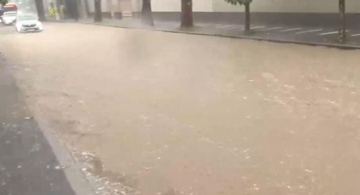 SON DAKİKA | İstanbul da yağmur başladı! Valilik ve AKOM uyarmıştı 5