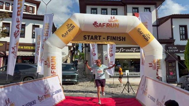 Farklı &uuml;lkelerden sporcular Safranbolu&rsquo;nun tarihi sokaklarında yarışıyor 7