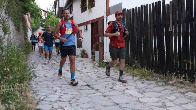 Farklı ülkelerden sporcular Safranbolu’nun tarihi sokaklarında yarışıyor