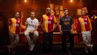  Galatasaray&rsquo;ın yeni sezon formaları tanıtıldı! İşte fiyatı