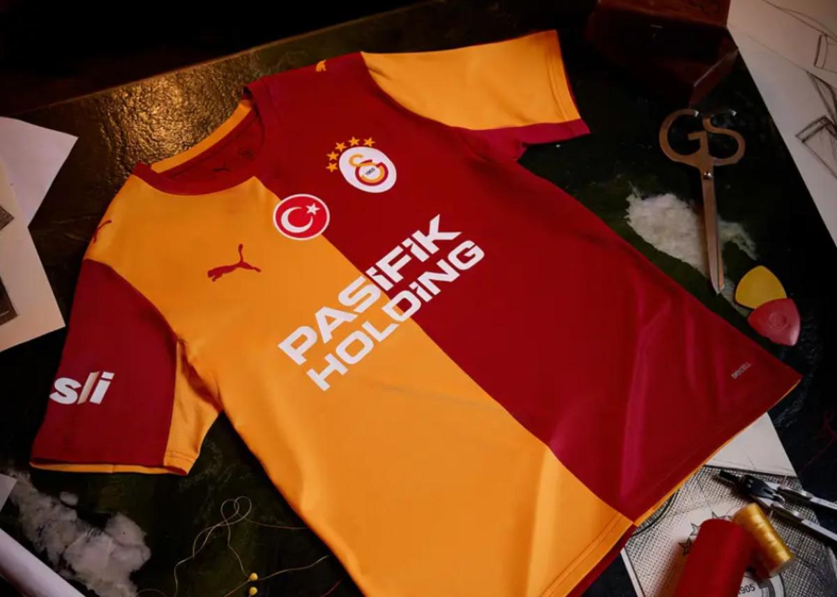 5 yıldızın yeri değişti! İlk... Galatasaray’ın yeni sezon formaları tanıtıldı! İşte fiyatı 2