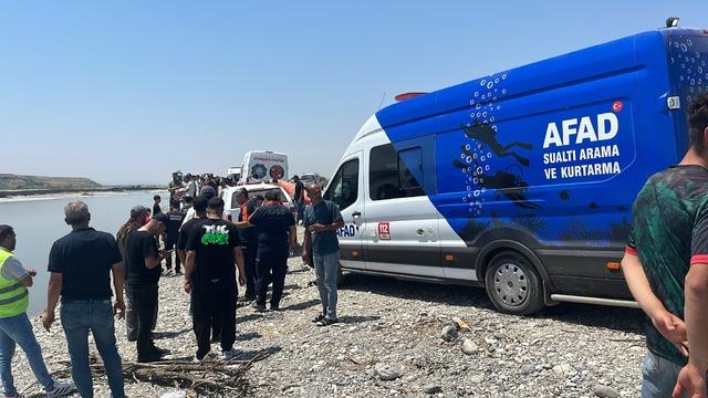 Serinlemek için girdiği çayda kayboldu 1