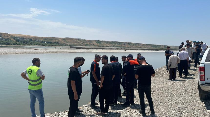 Serinlemek i&ccedil;in girdiği &ccedil;ayda kayboldu