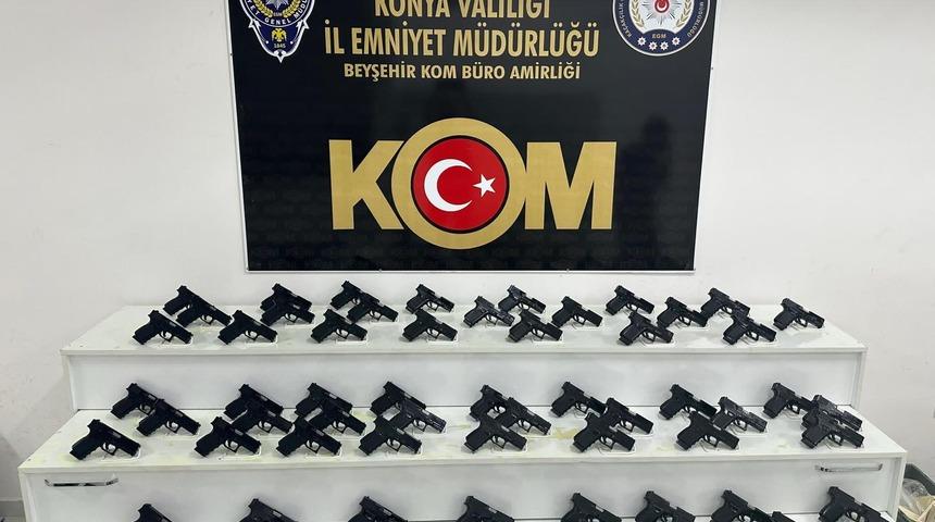 Konya'da 70 ruhsatsız tabanca ele ge&ccedil;irildi