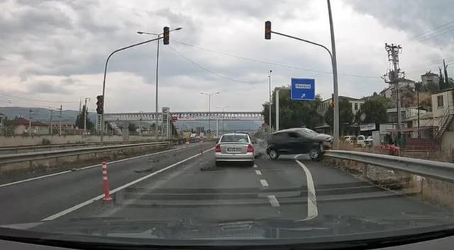 D-650&rsquo;de y&uuml;rekleri ağza getiren kaza kamerada 2