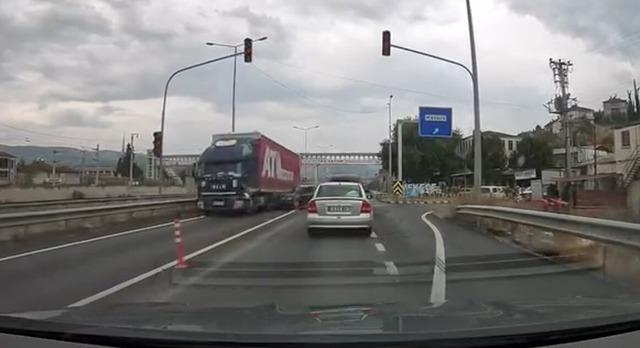 D-650&rsquo;de y&uuml;rekleri ağza getiren kaza kamerada 1