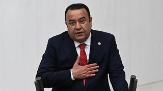 Son dakika | Rozetini Özgür Özel takmıştı! CHP Ankara Milletvekili Adnan Beker istifa etti