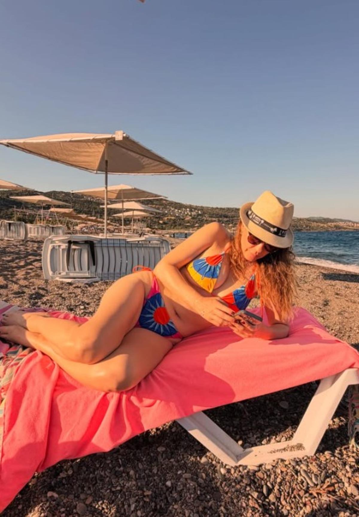 Kızılcık Şerbeti nin Kıvılcım ı Evrim Alasya tatilde! Bikinili pozlarını peş peşe paylaştı 5