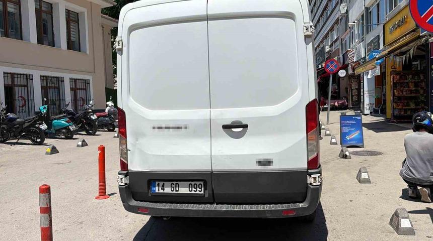 Bolu&rsquo;da geri manevra yapan panelvan yaşlı kadına &ccedil;arptı