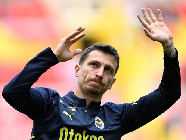 Fenerbah&ccedil;e'den Mert Hakan Yandaş kararı! T&uuml;rkiye'de bir ilk...