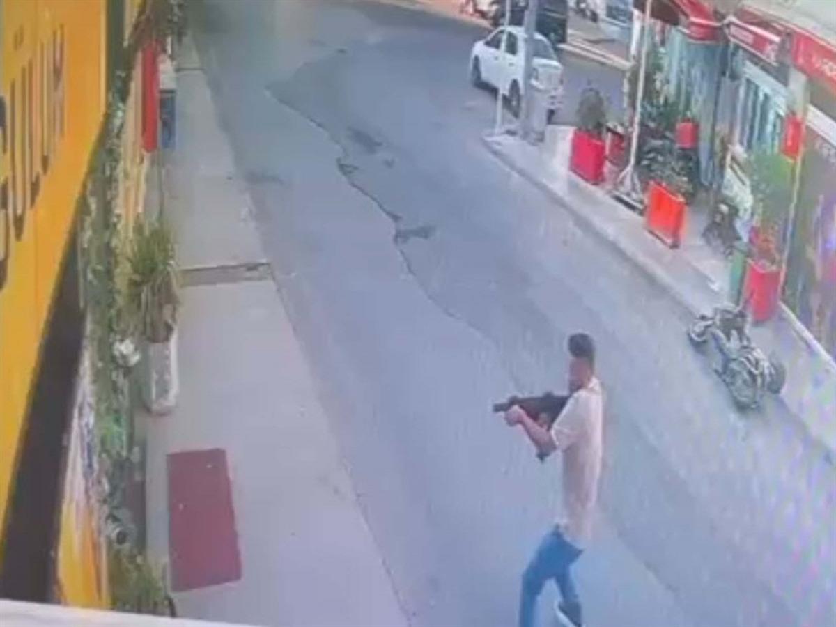 Bodrum da pompalı tüfekle rastgele ateş açtı; o anlar kamerada 2