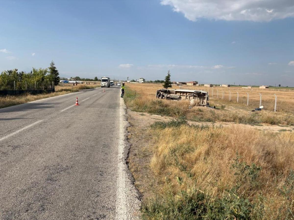 Tarım işçilerini taşıyan minibüs devrildi: 17 yaralı 1