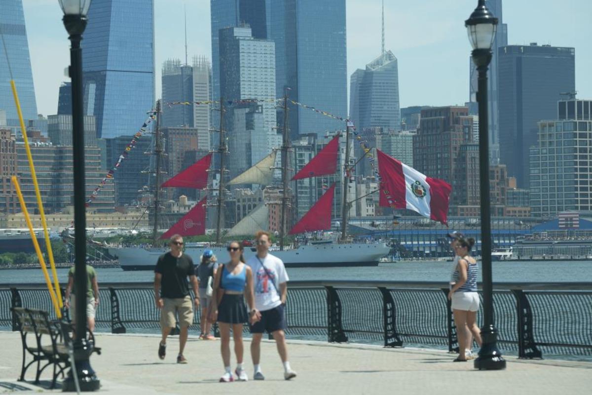 ABD nin bağımsızlığının 250. yılı New York ta hava ve deniz törenleriyle kutlandı 4