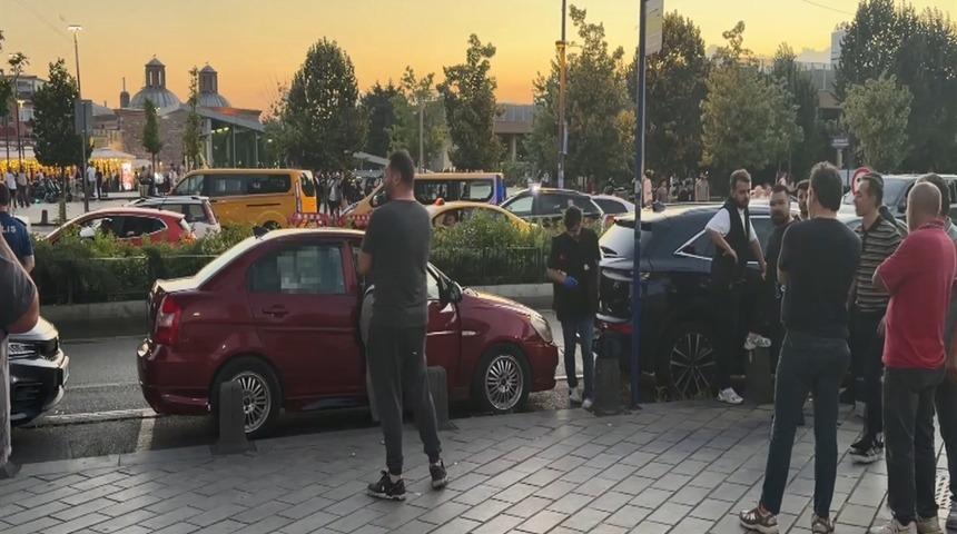 &Uuml;sk&uuml;dar&rsquo;da park halindeki otomobilde &ouml;l&uuml; bulundu