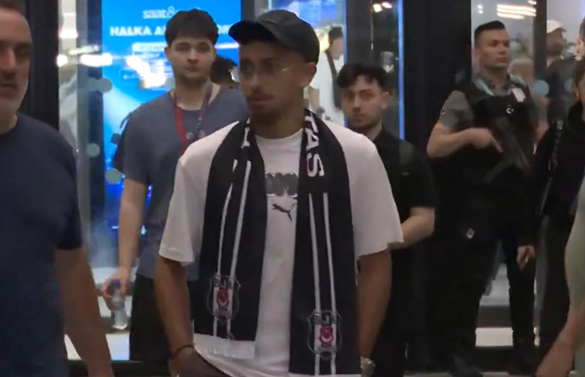Beşiktaş tan bir transfer daha! İlhan Fakılı İstanbul da 2