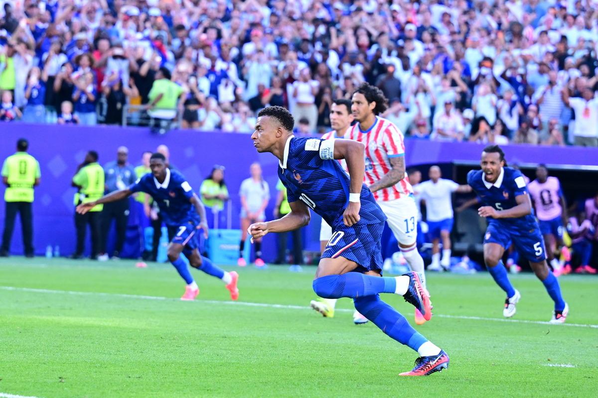 Fransa vitesi yükseltti! Mbappe ve Dembele yarı final kapısını açtı 7