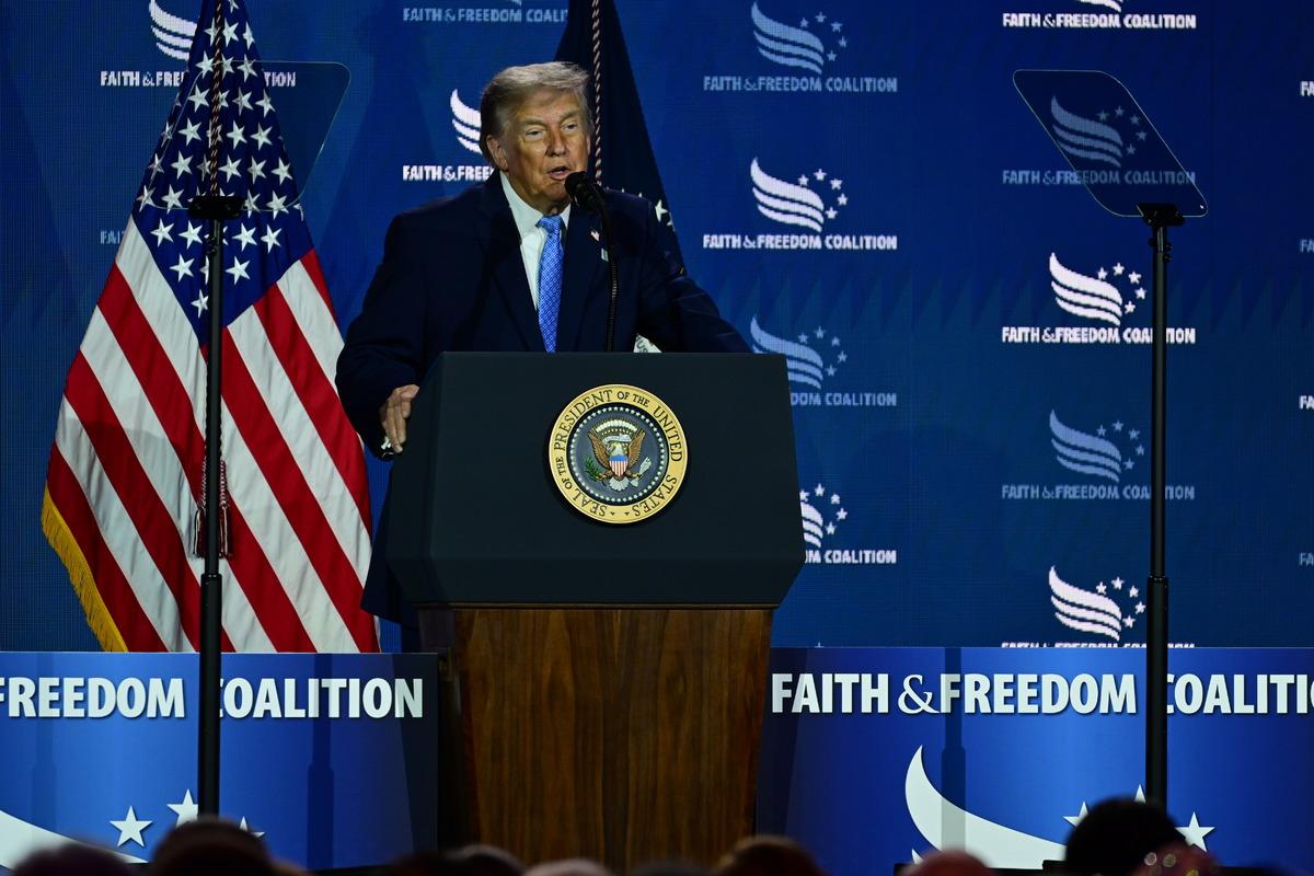 Trump ile Putin den 1,5 saatlik telefon g&ouml;r&uuml;şmesi! 1