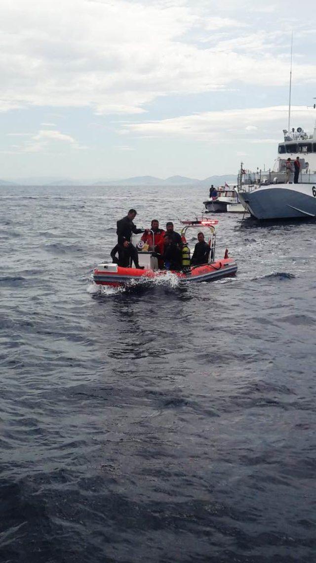 Ayvalık'taki tekne faciasında kaybolan 2 kişiyi arama çalışmaları sürüyor (3)
