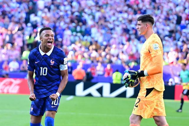 Kylian Mbappe'nin tur sevinci 🇫🇷