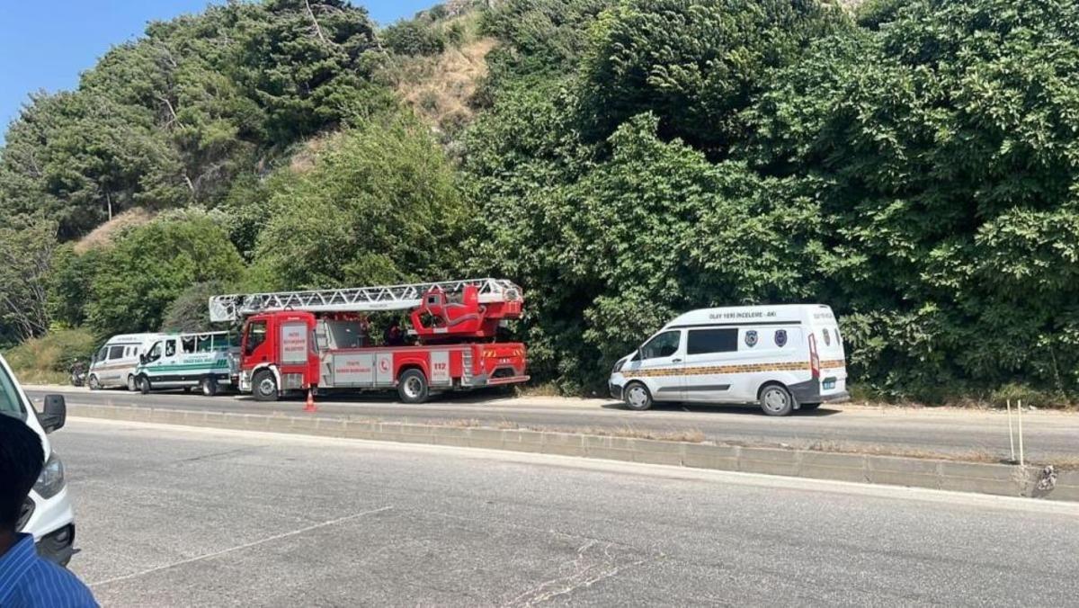Yer: Hatay! Koku ihbarına giden ekipler ağa&ccedil;ta asılı ceset buldu 1
