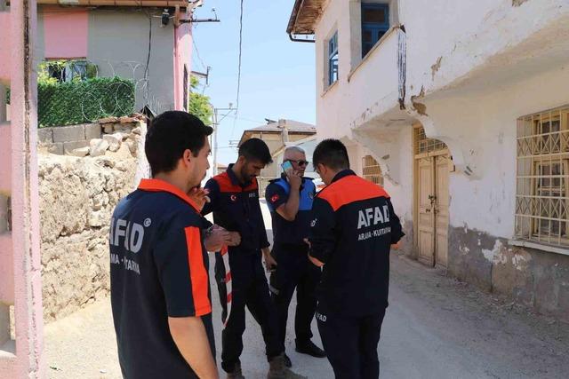 Karaman’da duvarı yıkılan metruk ev için önlem alındı 3