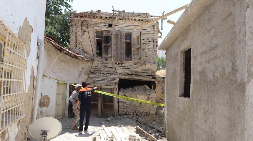 Karaman&rsquo;da duvarı yıkılan metruk ev i&ccedil;in &ouml;nlem alındı