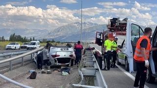 Erzincan’da ters dönen otomobilin sürücüsü kazayı yara almadan atlattı