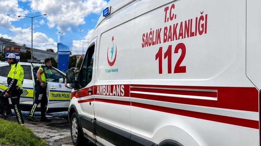 Erzincan'da minib&uuml;s devrildi, 15 kişi yaralandı
