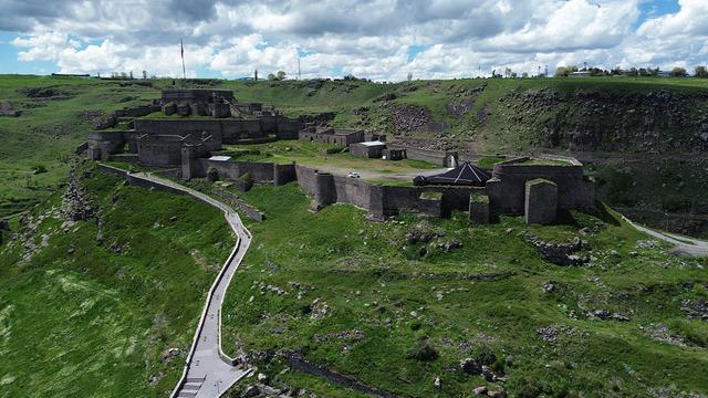 Bin yıldır ayakta: Bir şehrin simgesi haline geldi!