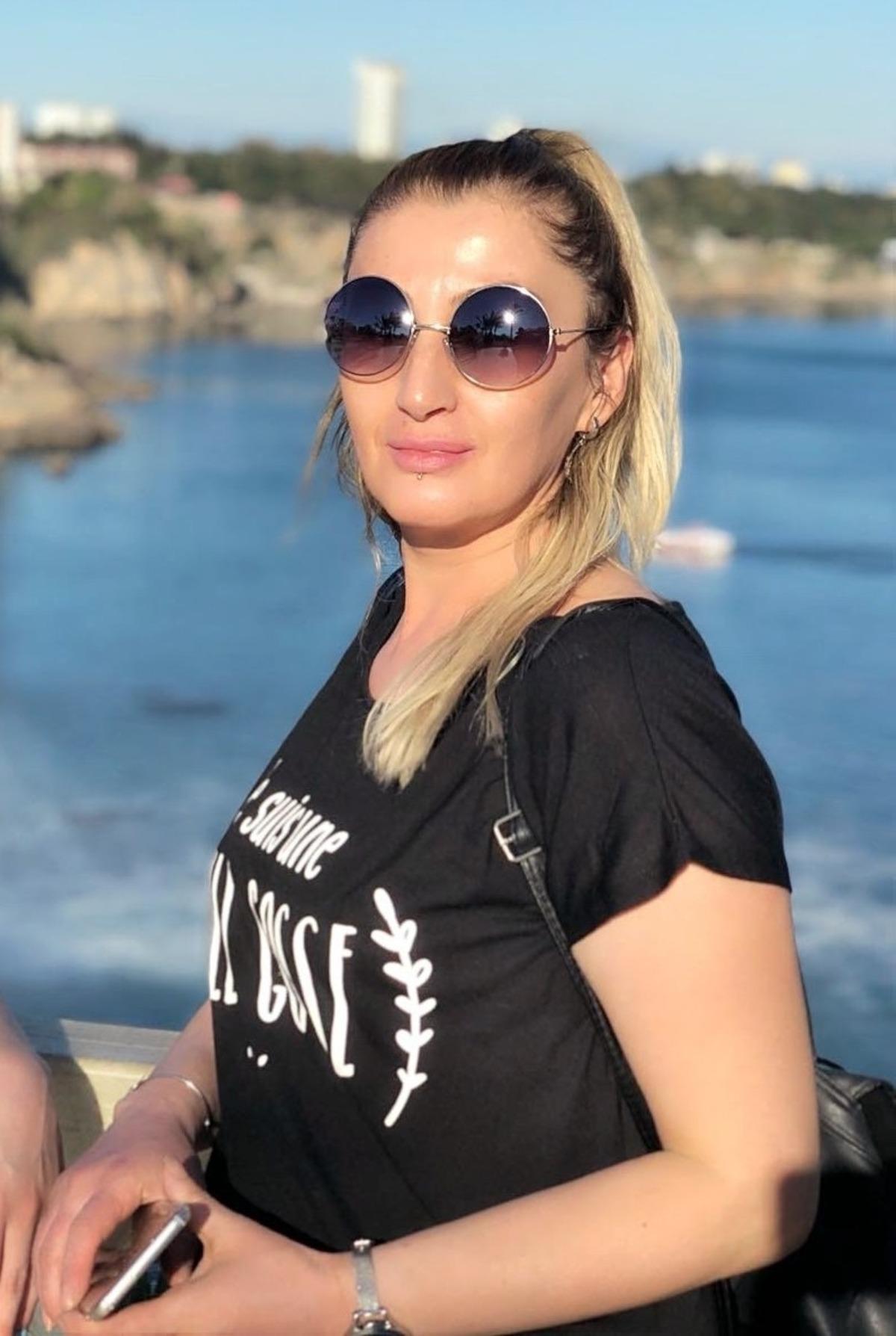 Göbeğinden alıp yüzüne enjekte ettiler: Dudağını çürüttü! 2