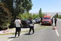 Malatya'da otomobil a�aca �arpt�: 2 �l�, 4 a��r yaral�