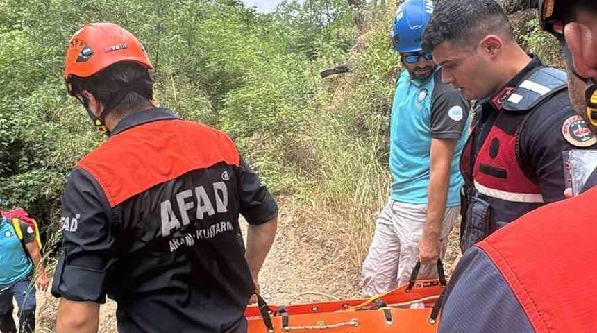 Y&uuml;r&uuml;y&uuml;ş sırasında ayağı kırılan vatandaşı AFAD kurtardı